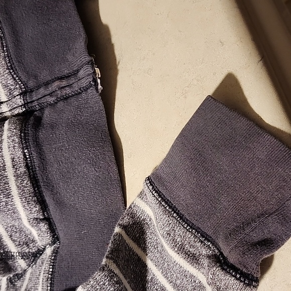 PINK 1986 Active Wear Victoria Secret Hooded Sweatshirt. SIZE: S - Picture 5 of 5